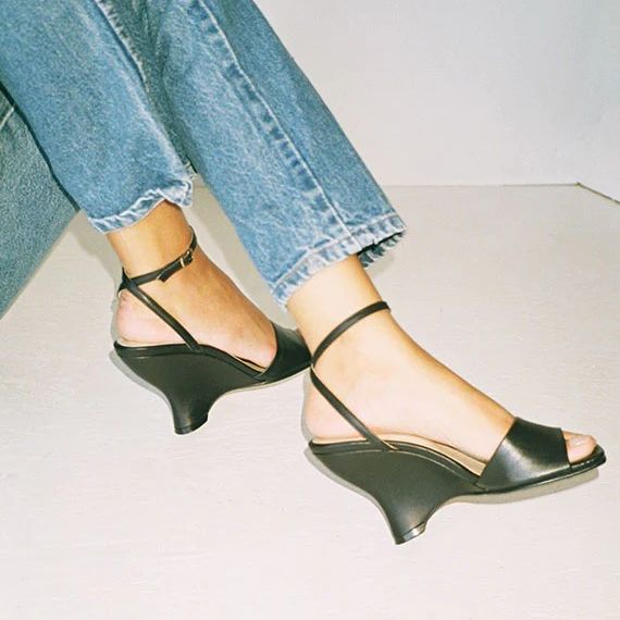 BLACK ELSA WEDGE SANDAL