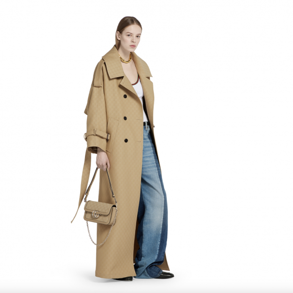 MANTEAU À DOUBLE BOUTONNAGE