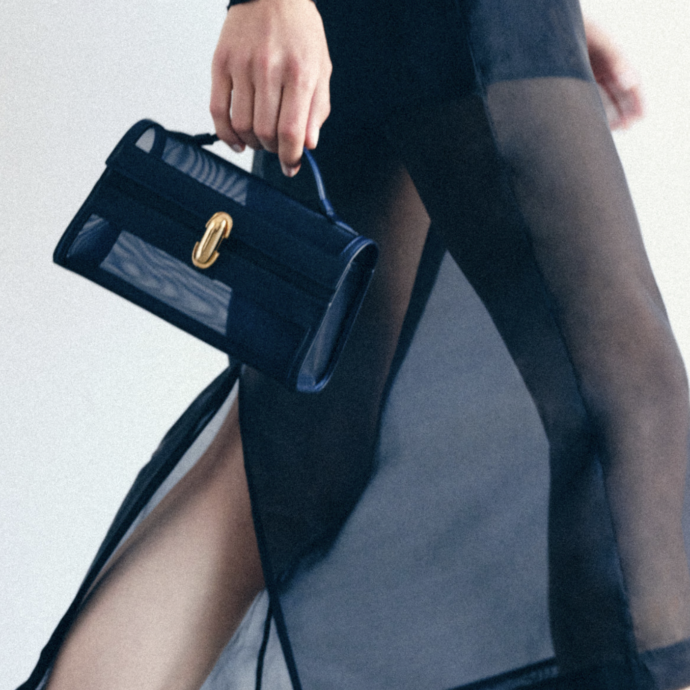 SYMMETRY POCHETTE