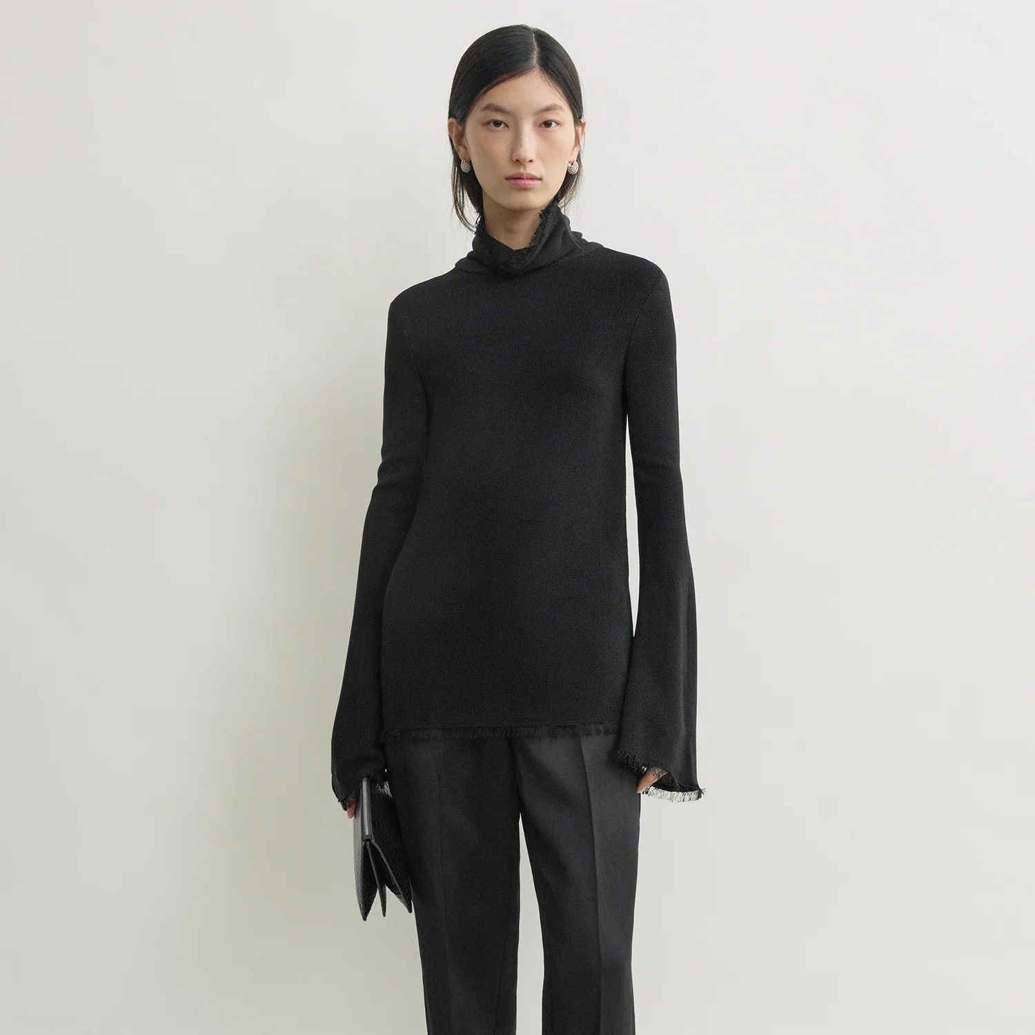 Frayed-edge slim top