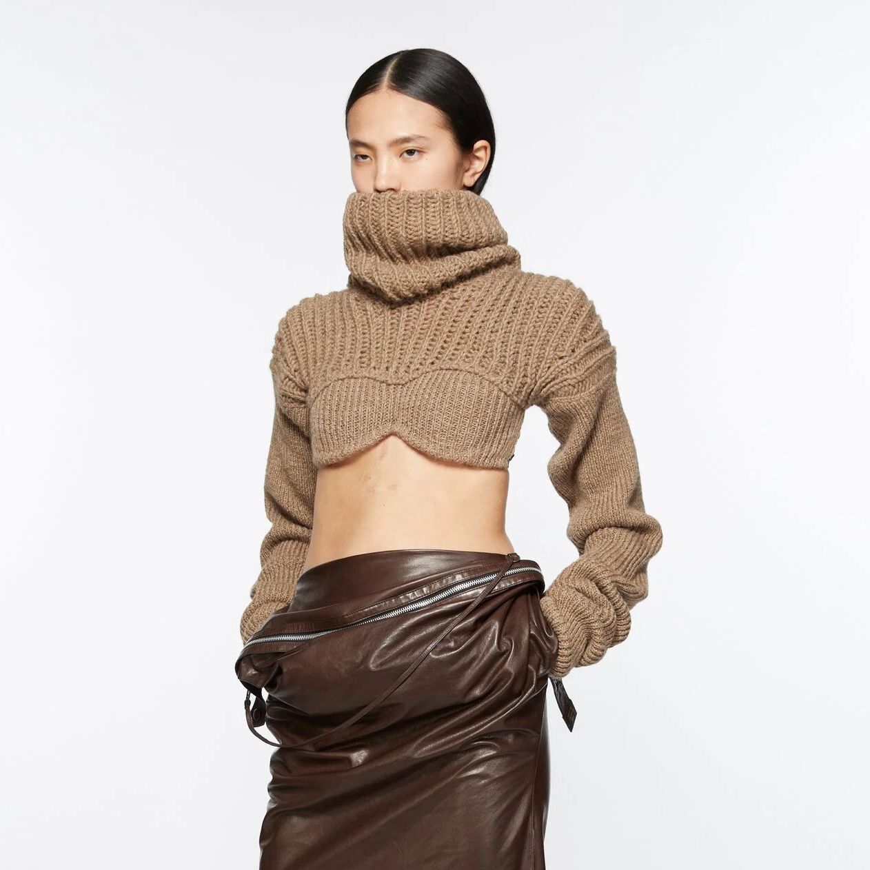 CROPPED HIGH NECK KNIT