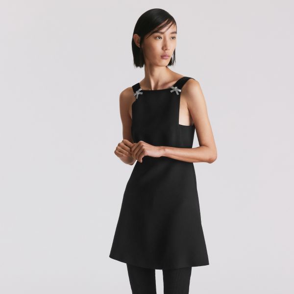 Robe courte brodée en Cady